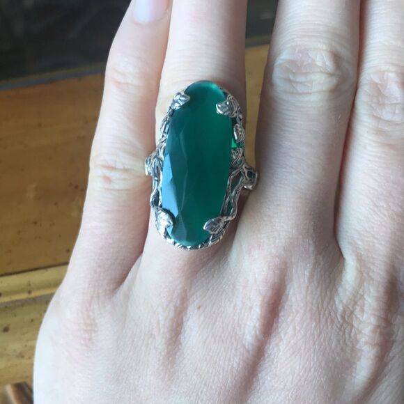 Genuine Onyx Sterling Silver Cocktail Ring Size 7 - Picture 2 of 7